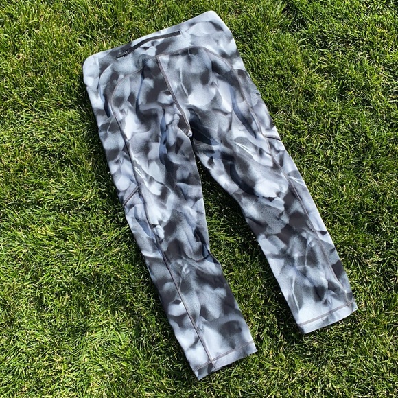 LULULEMON speed up crop 21β - Picture 11 of 15